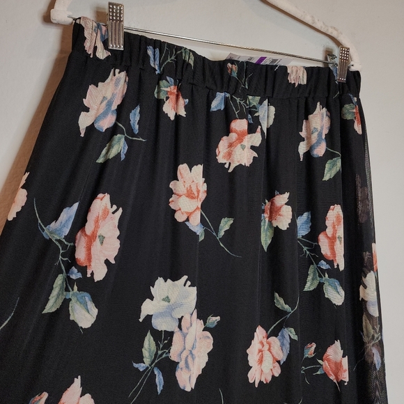 NWT American Rag Black Floral Pull On Stretch Mesh Tiered Maxi Skirt Size XXL - Picture 5 of 13